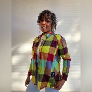 BDG Plaid Button-Up Shirt with Raw Hem